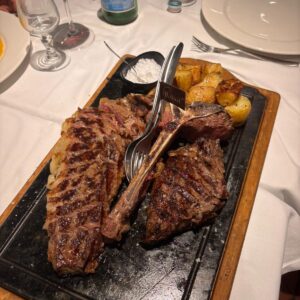 Tipica cena di carne a Milano